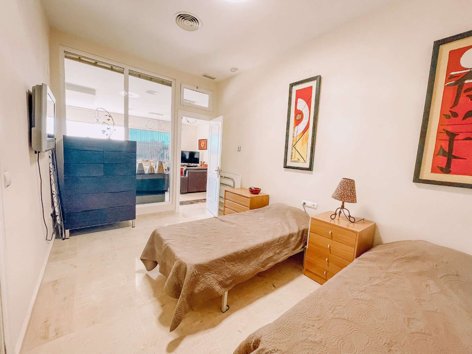 Fantastico apartamento de 3 dormtiorios en plena Carihuela con gran zona de terraza y en primera linea de la Playa